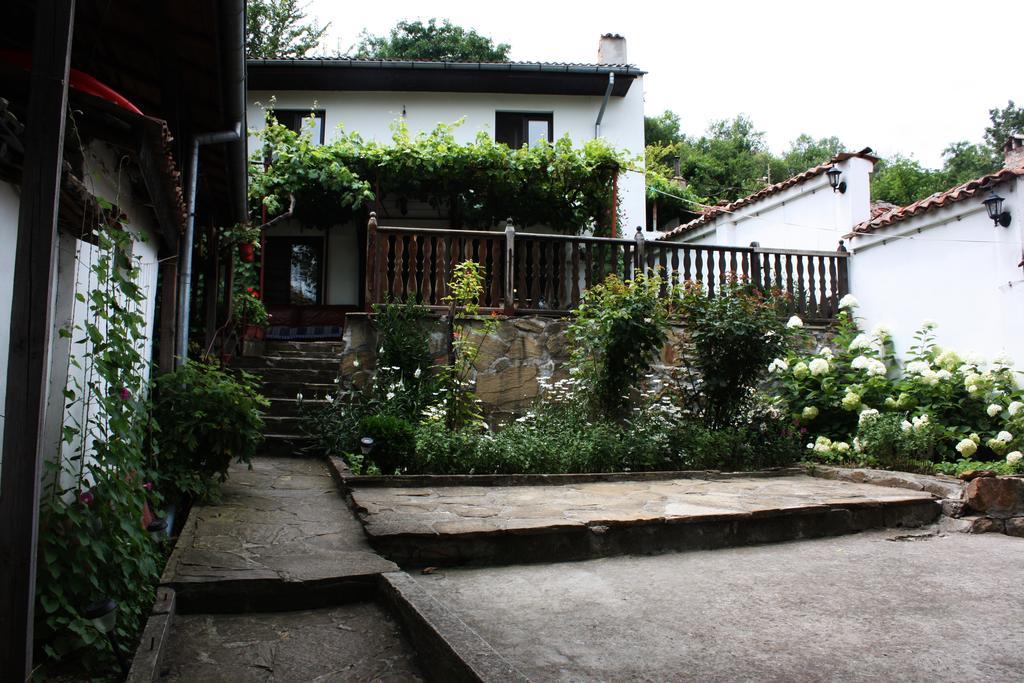 Hikers Hostel ヴェリコ・タルノヴォ エクステリア 写真